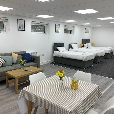 Huge Studio Close To City Centre With Free Secure Parking Лідс Екстер'єр фото