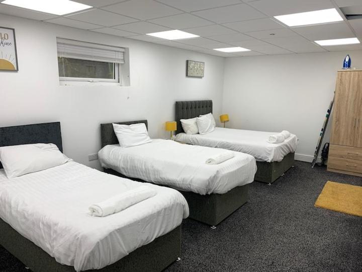 Huge Studio Close To City Centre With Free Secure Parking Лідс Екстер'єр фото
